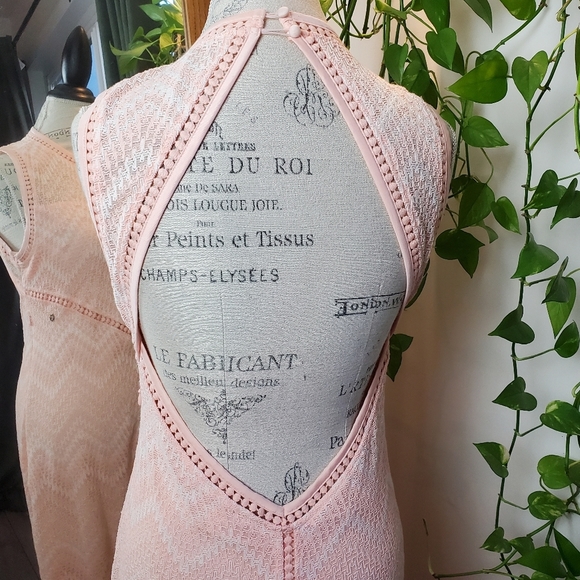 GUESS | Maxi Light  Salmon Backless Side Slit Macramè Janet Dress (Size L) - Picture 10 of 16